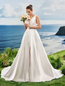 Robe de mariée plage à col V et dos ouvert, vue 1