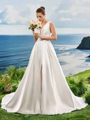 Robe de mariée plage à col V et dos ouvert, vue 1